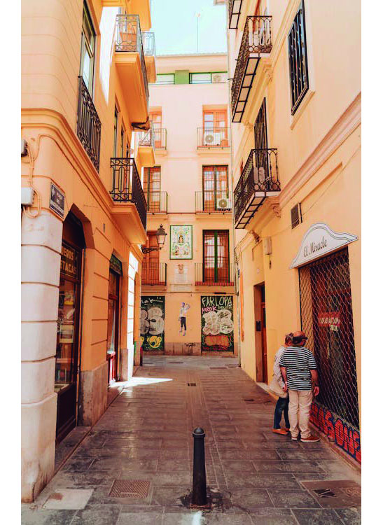 A street in the Carmen district of Valencia to visit by bike