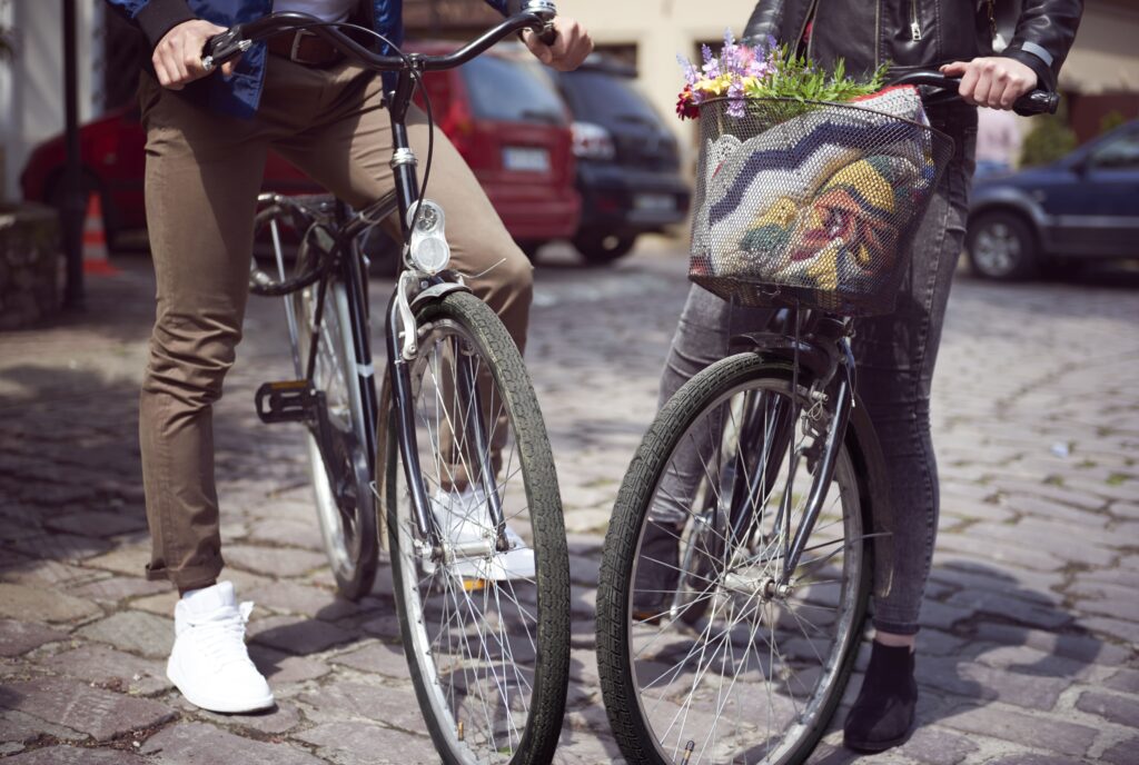 alquila tu bicicleta en valencia - bicis juntas