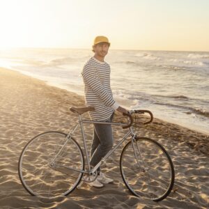 Descubrir la malvarrosa en bicicleta - hombre gorra bicicleta